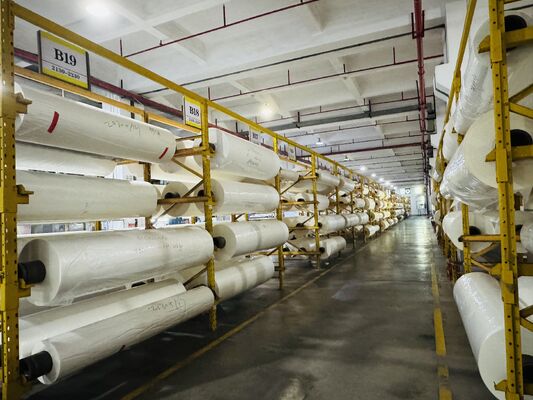 ฟิล์มละลายความร้อน PET ความใสสูง ทนต่ออุณหภูมิสูงถึง 130 °C และความยาวตามสั่งสูงถึง 6000 เมตร