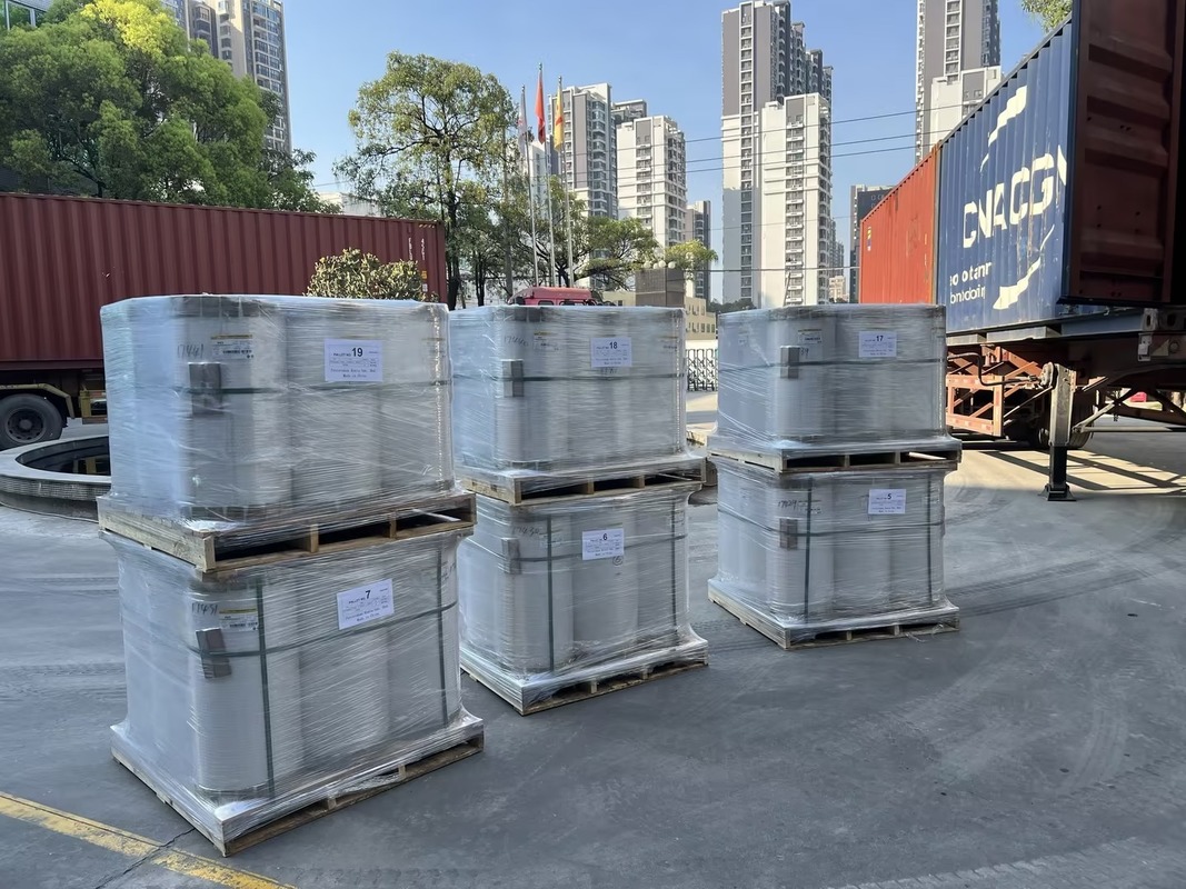 ผิวเรียบ โฟม BOPP ที่มีความแน่นต่อกับ Super-Bond และมีความทนต่อ UV สําหรับการผสมผสานทางความร้อน