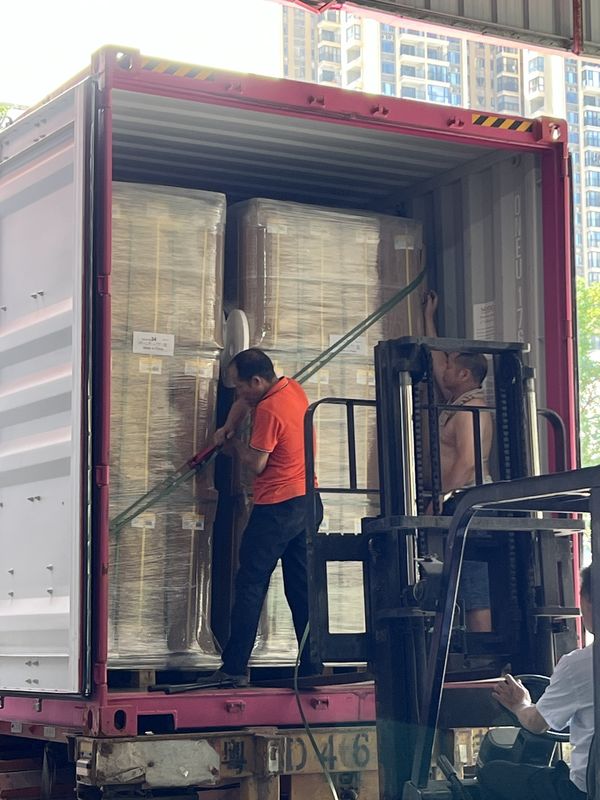 Gloss Lamination Film with Up To 2200 Mm Width and 3 Inch Or 1 Inch Paper Core for Hot Laminating