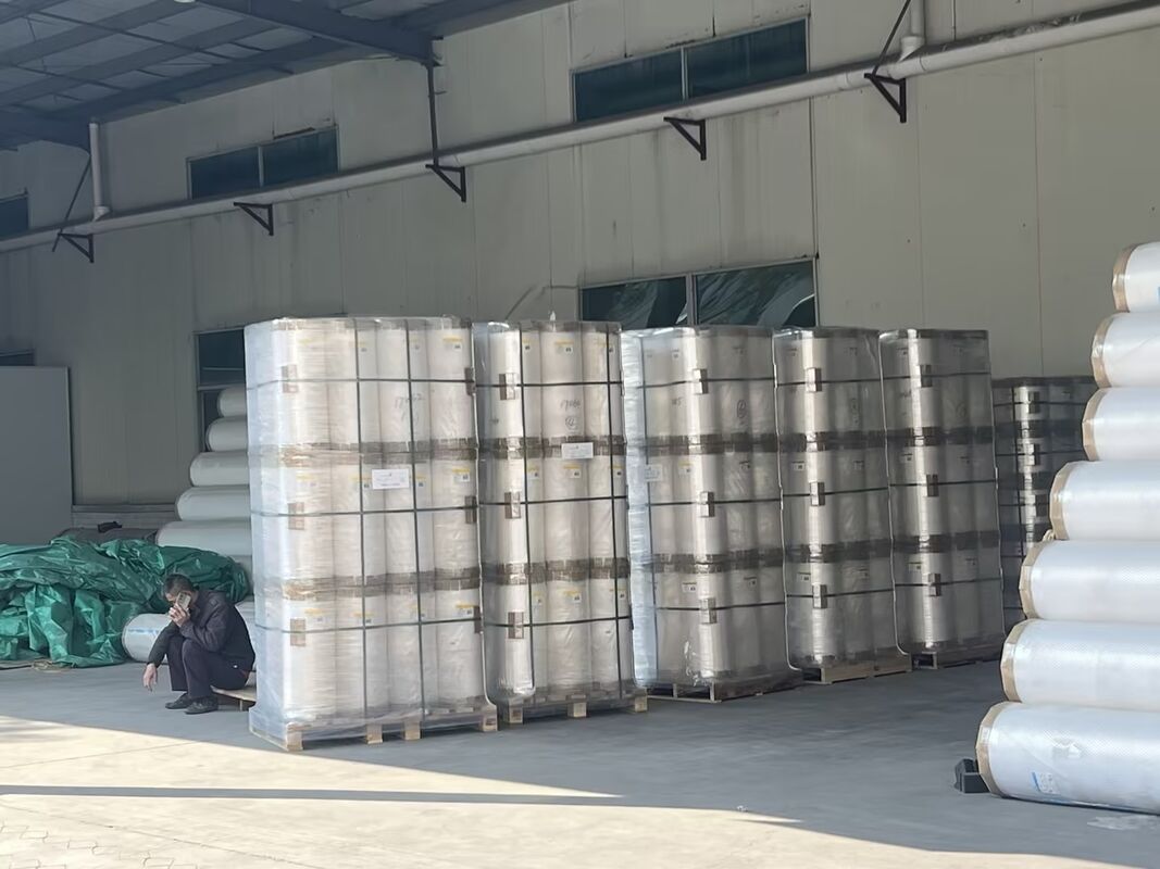 ฟิล์มละเมนความร้อนแมท ขนาด 17 ถึง 45 ไมครอน ความหนา 10-60m/min ความเร็วในการละเมนในสีขาวและสีขาวเพชร