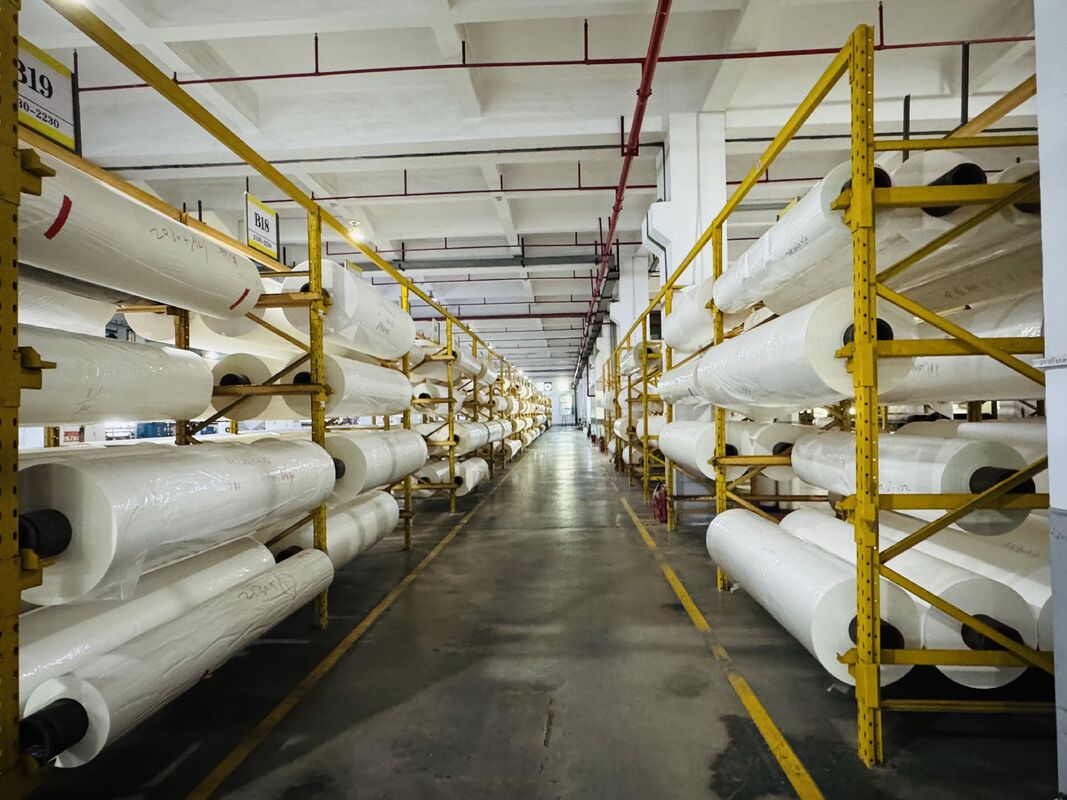 ฟิล์มละเมินความร้อน PET ใส ความยาว 0-6000 เมตร และความสว่างมากกว่า 90 °