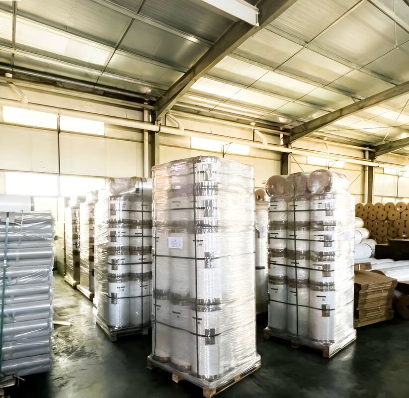 กว่า 90 GU ระดับกระจ่างกระจ่าง ฟิล์มเลมีเนชั่นกระจ่างกระจ่าง พร้อมกันความชื้นและการรักษาโคโรนาด้านสอง