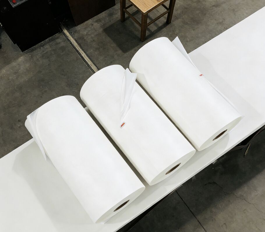 ผนัง PET โลหะที่มีความทนทานต่อสารเคมีและผิวที่สะท้อนแสง ในความหนาตามต้องการ 12-30 ไมครอน