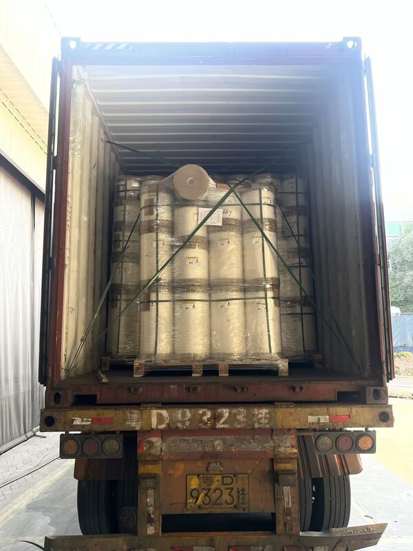 ฟิล์มเคลือบความร้อน PET กระจ่างใส ป้องกันความชื้น และเอวีเอ คลอม จากเกาหลี ในความกว้างถึง 2200 มม