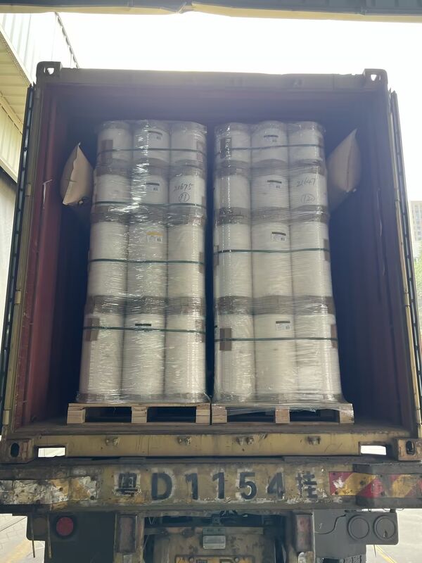 ผนัง PET โลหะที่มีความทนทานต่อความร้อนถึง 110 °C, ความทนทานต่อสารเคมี, และผิวสะท้อนที่เรียบเรียบสําหรับบรรจุภัณฑ์และการละลาย