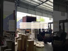 แผ่นฟิล์มเคลือบลามิเนตความร้อนโพลีเอสเตอร์ PET พร้อมกาวที่เปิดใช้งานด้วยความร้อน ให้การเคลือบและการปกป้องที่ยาวนาน